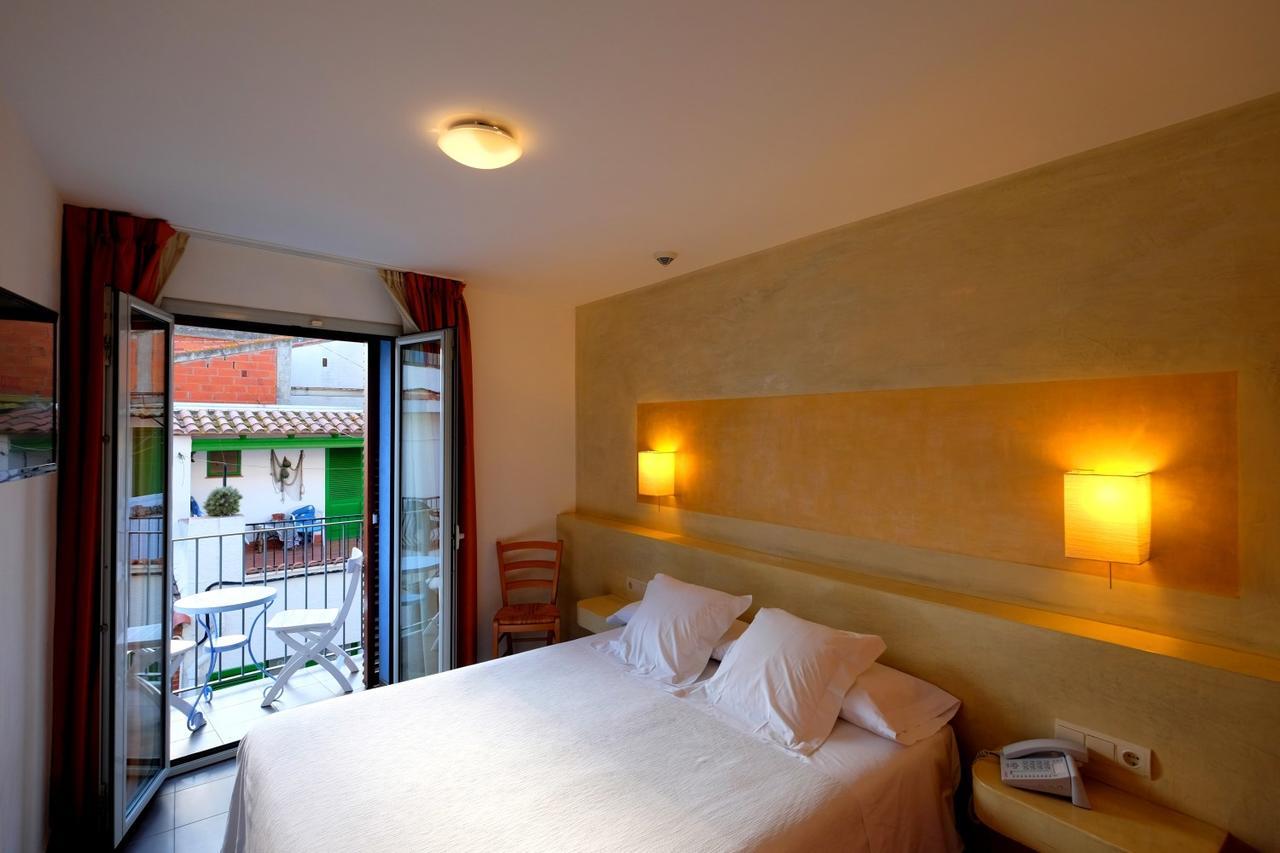 Hotel Carmen Roses Eksteriør bilde