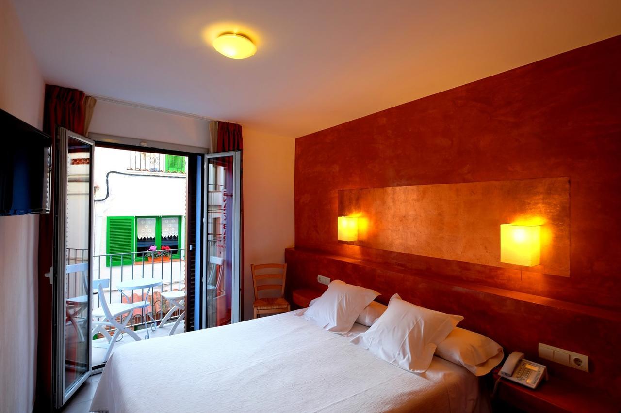 Hotel Carmen Roses Eksteriør bilde