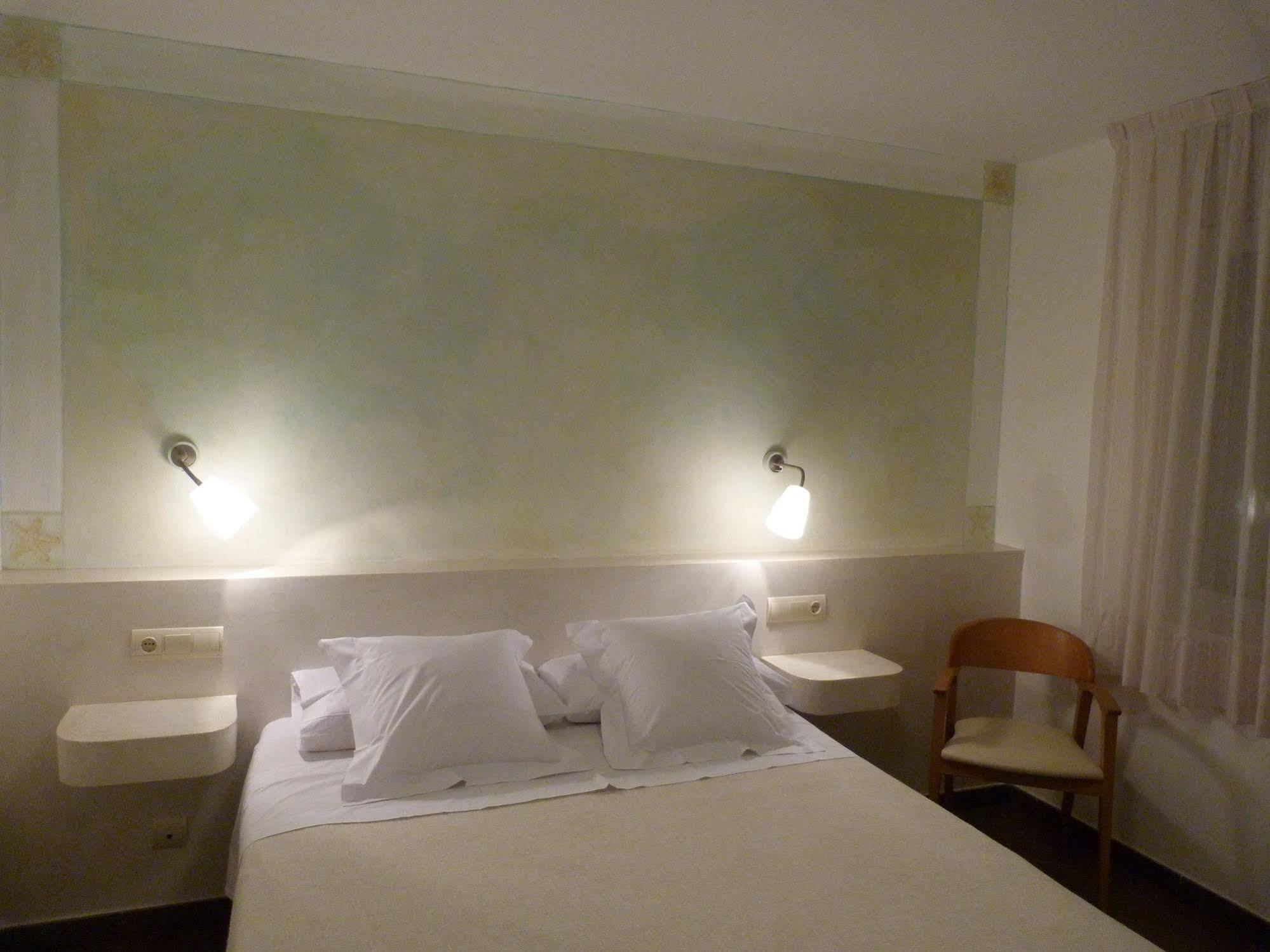 Hotel Carmen Roses Eksteriør bilde